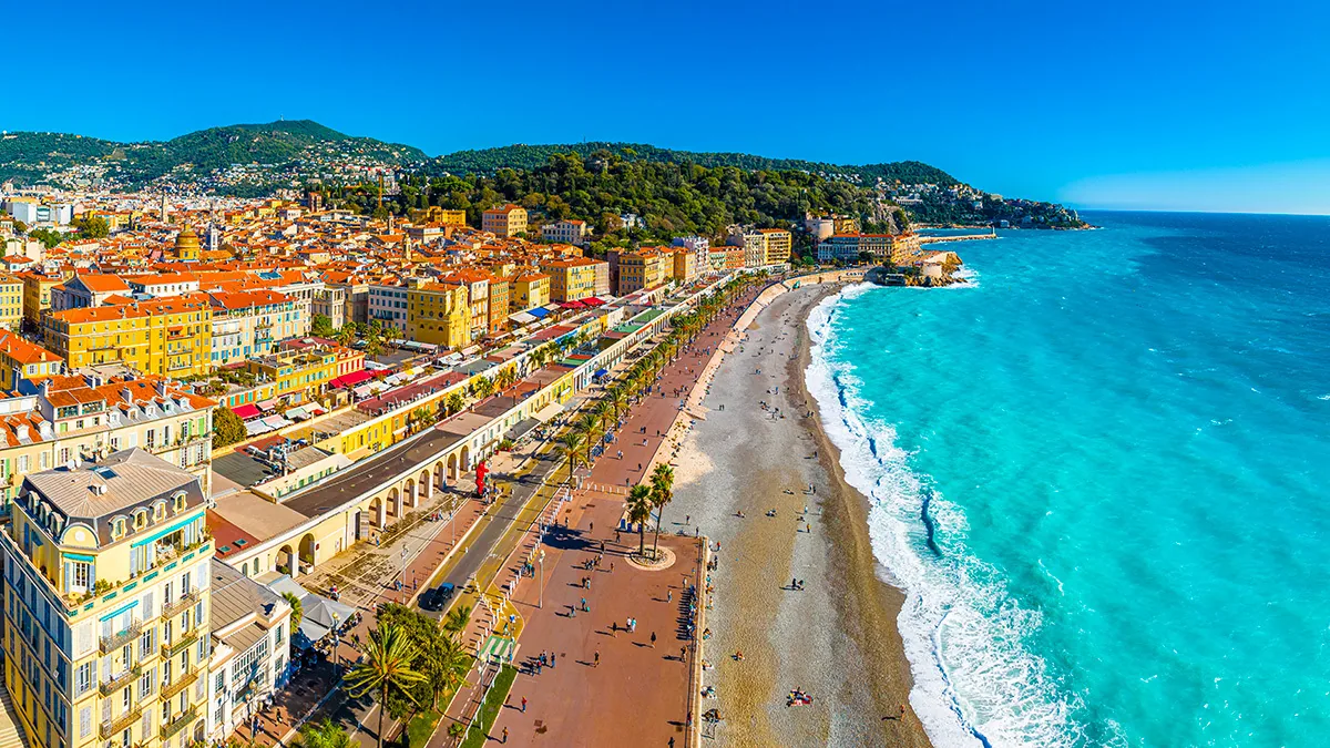Baie de Nice et Promenade des Anglais — transport mariage Côte d'Azur, B.LIFTED France